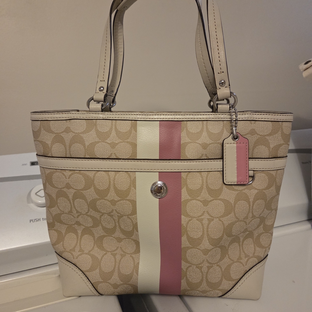 VEUC Coach Chelsea Heritage Leather Shoulder Tote Bag In Beige & Pink Beautiful! - Picture 2 of 11